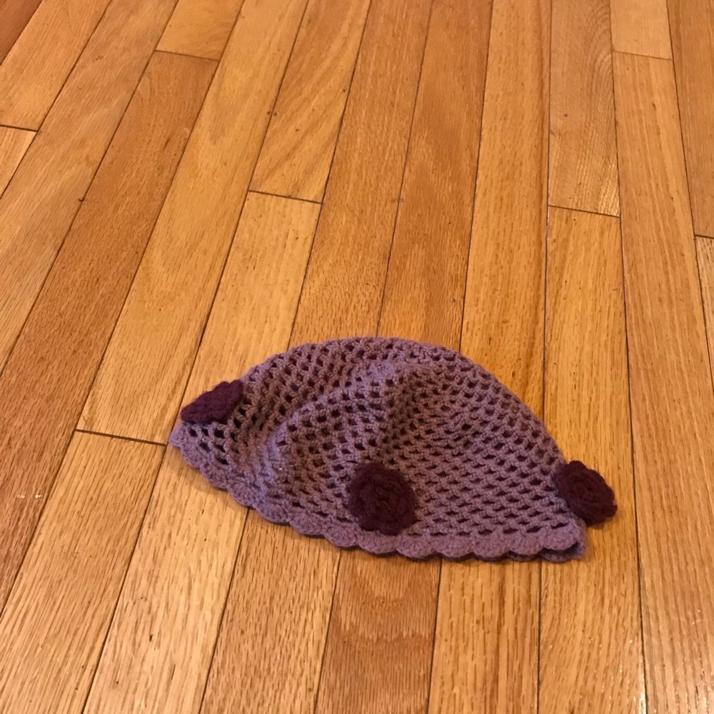Adorable H&M two tone purple beanie !